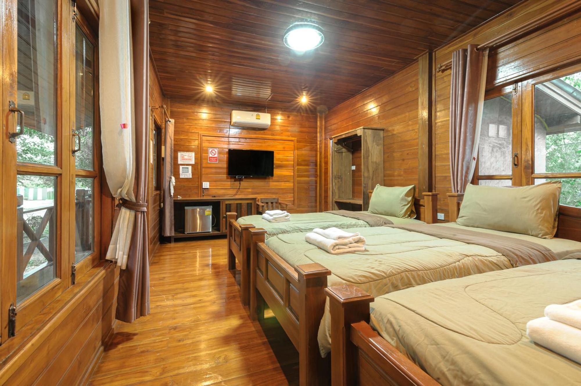 Denchai City Resort เด่นชัยซิตี้ รีสอร์ท Phrae Exterior photo